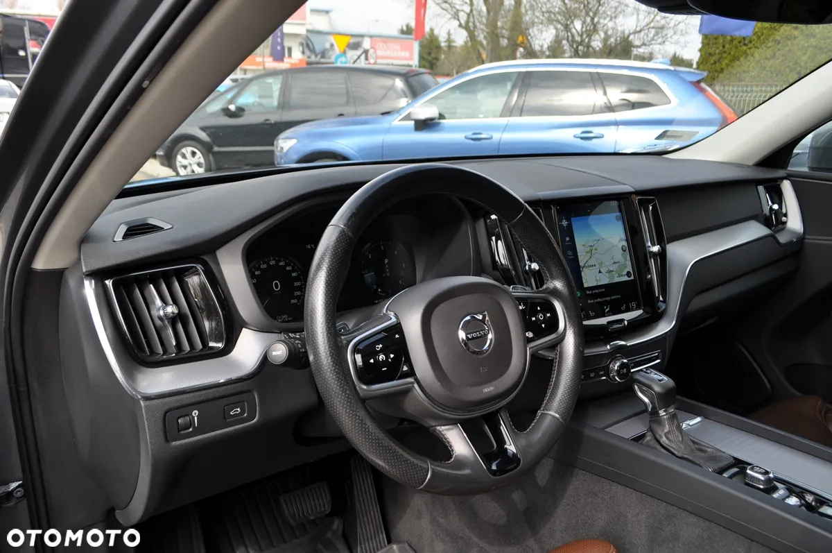 Volvo XC 60 D5 SCR AWD Inscription - 16
