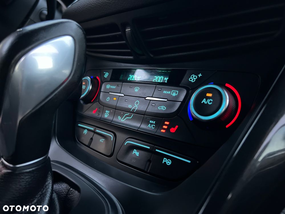 Ford Kuga - 12