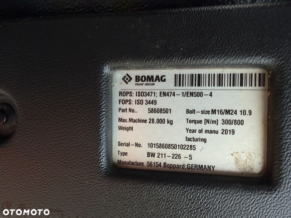 Bomag BW213 D-5 Walec Drogowy Terenowy 15 ton. Import Norwegia 2020 rok. 1050 Mtg. silnik DEUTZ 4cyl. 140 km. Maszyna nie różni się od Nowej z salonu! Klima wentylacja. Serwisy w Dekra AKTUALNE. Zero zniszczeń IGŁA !! Gotowa do długiej pracy. Po dużych serwisach eksploatacyjnych w Norwegii. Walec z Upadłości od pierwszego właściciela. Jego historia od nowosci to jedna robota na stadionie miejskim! Jedyna taka okazja! - 34