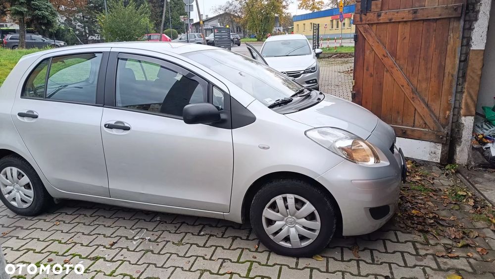 Toyota Yaris - 5