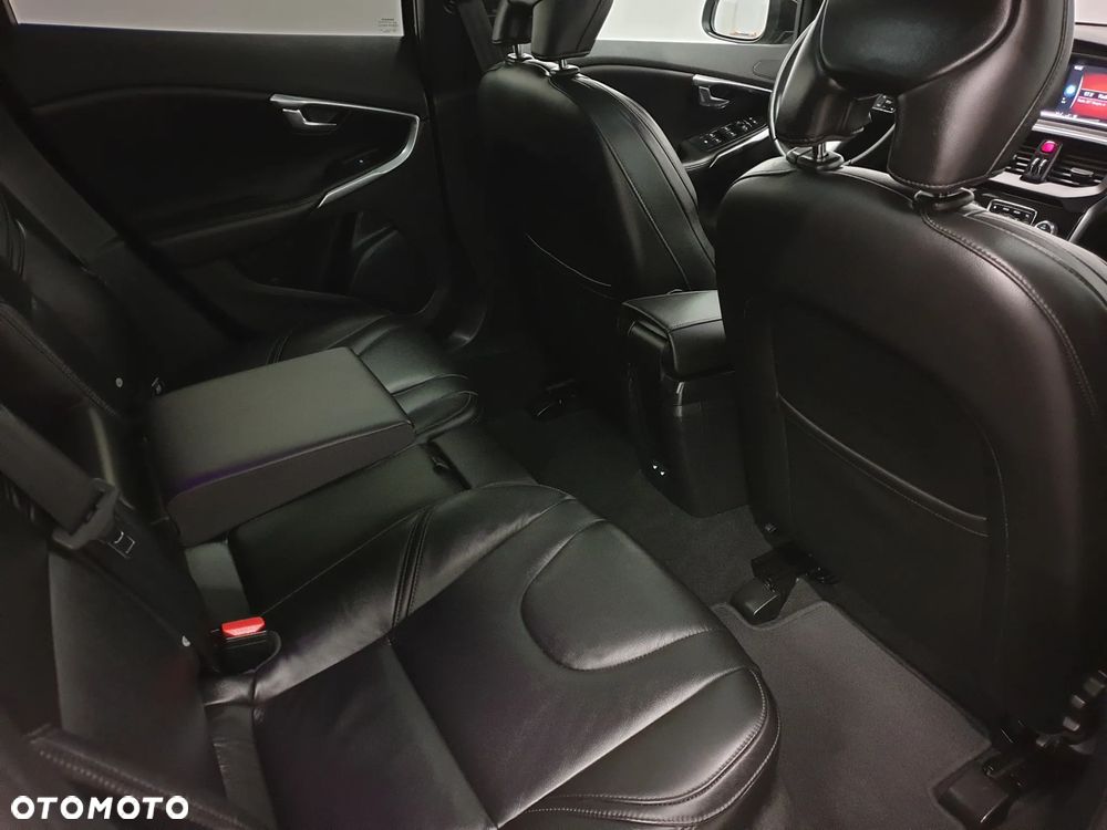 Volvo V40 D4 Inscription - 29