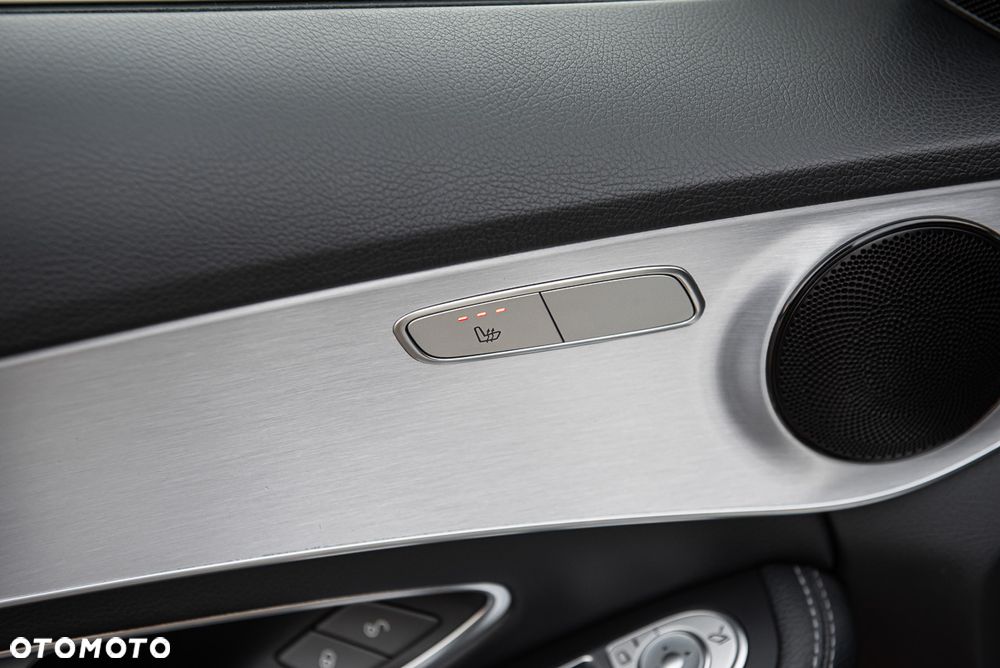 Mercedes-Benz Klasa C 180 9G-TRONIC AMG Line - 16