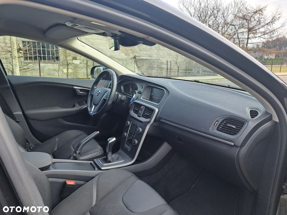 Volvo V40 D2 Momentum - 6