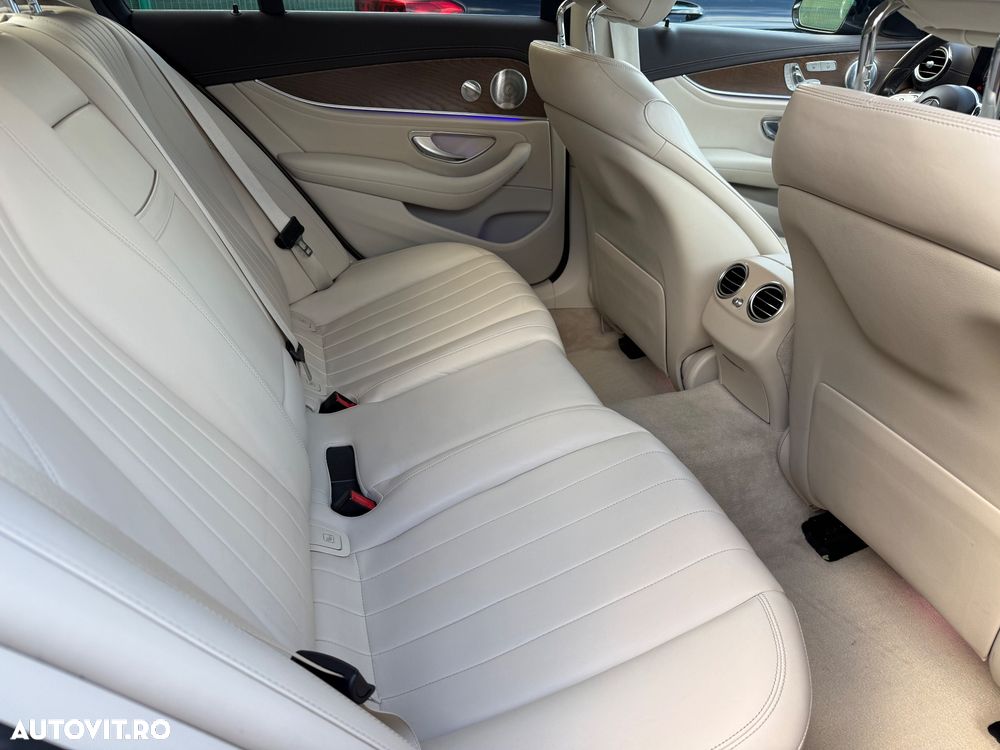 Mercedes-Benz E 220 d 4MATIC Aut. - 23