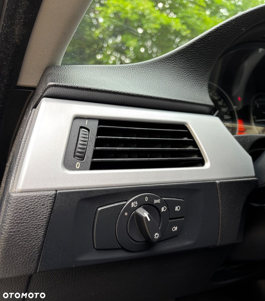 BMW Seria 3 320d - 16