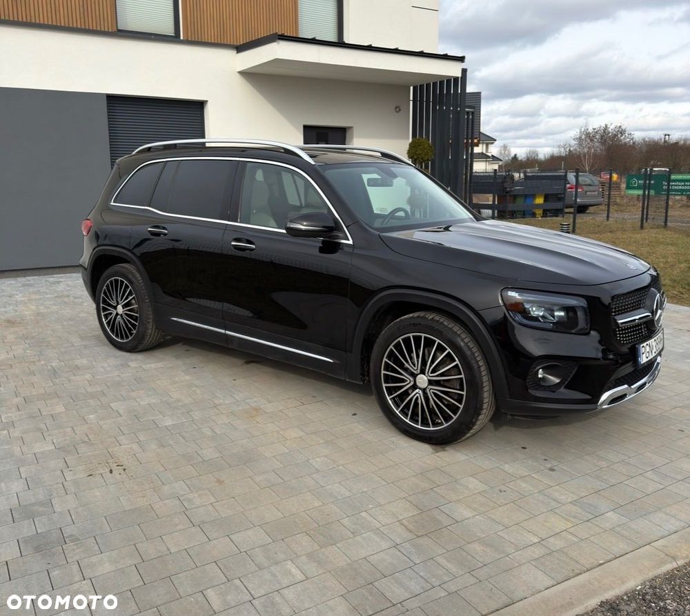 Mercedes-Benz GLB - 1