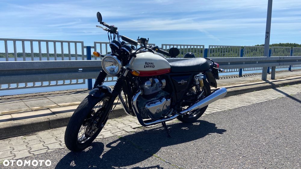 Royal Enfield Interceptor - 2