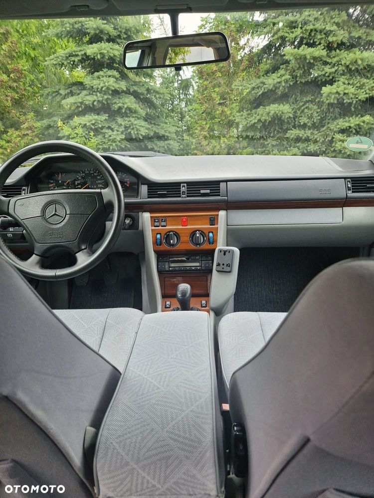 Mercedes-Benz Klasa E 220 - 7