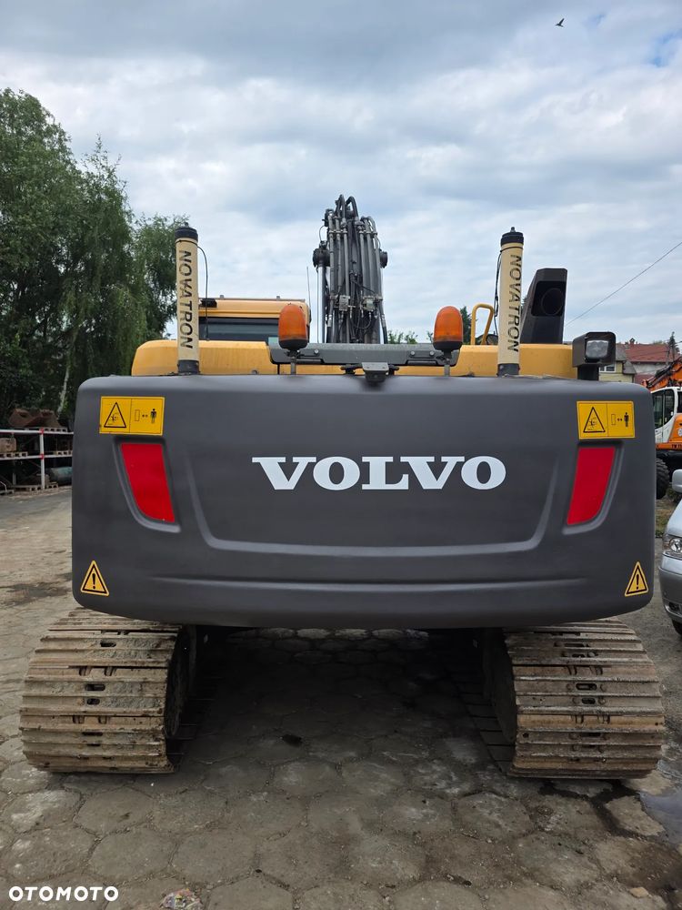 Volvo EC220 DL - 3