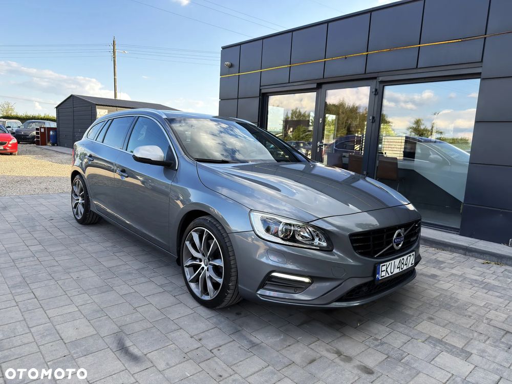 Volvo V60 D3 Drive-E R-Design Momentum - 1