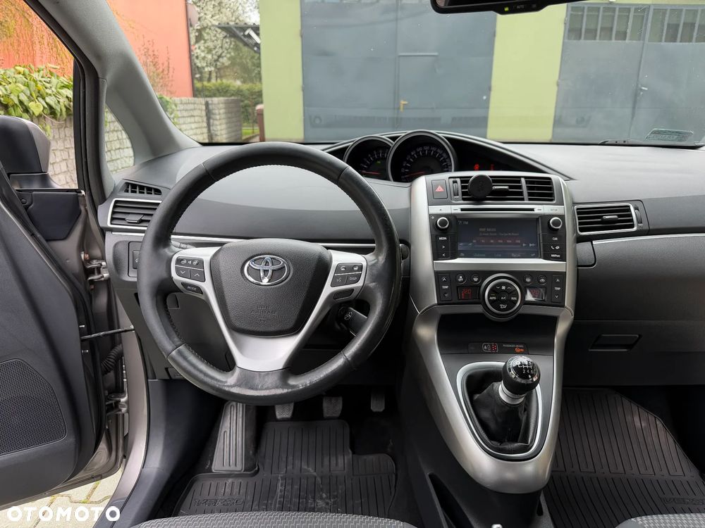 Toyota Verso 1.8 Premium 7os - 20