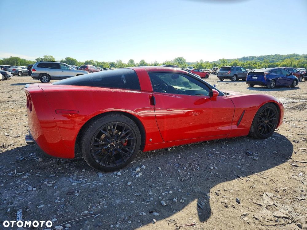 Chevrolet Corvette - 3