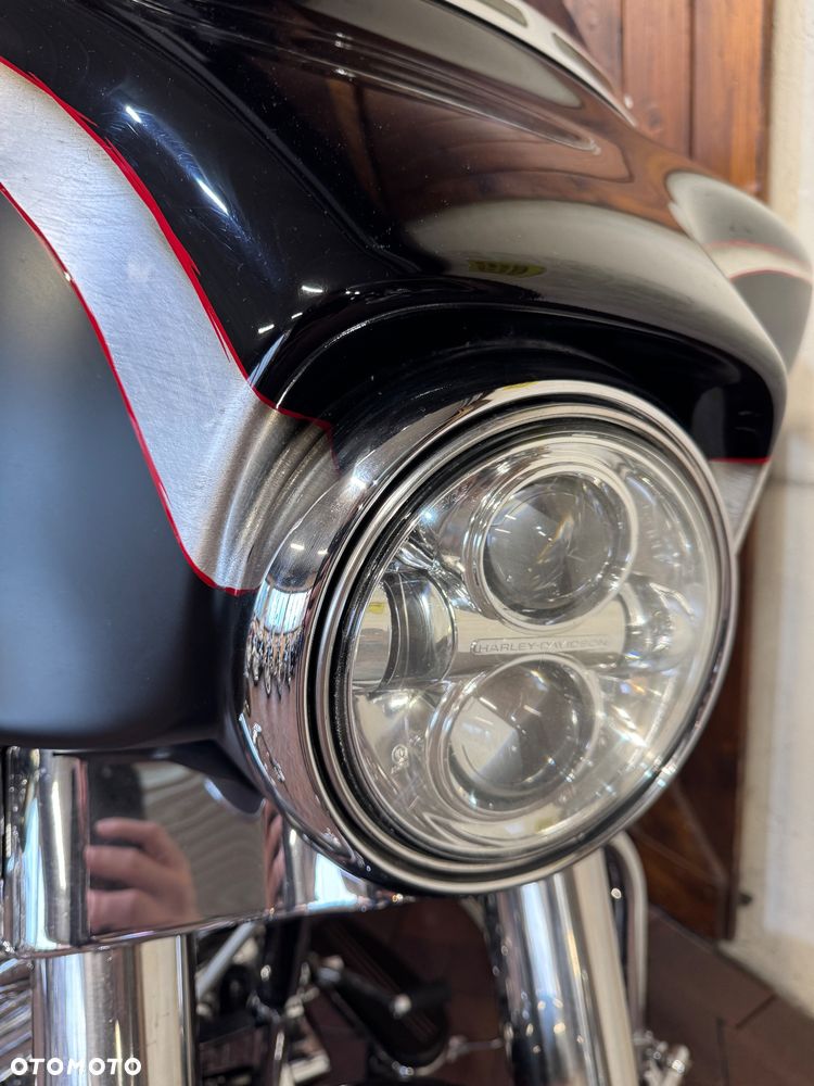 Harley-Davidson Touring Street Glide - 20