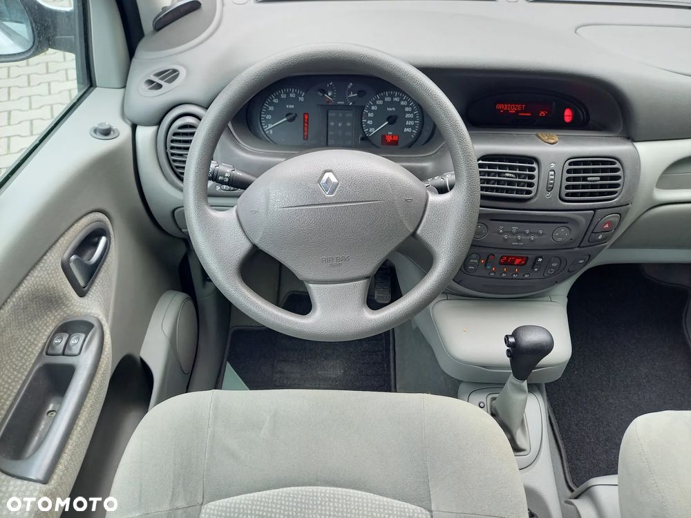Renault Scenic 1.6 16V Privilege - 17