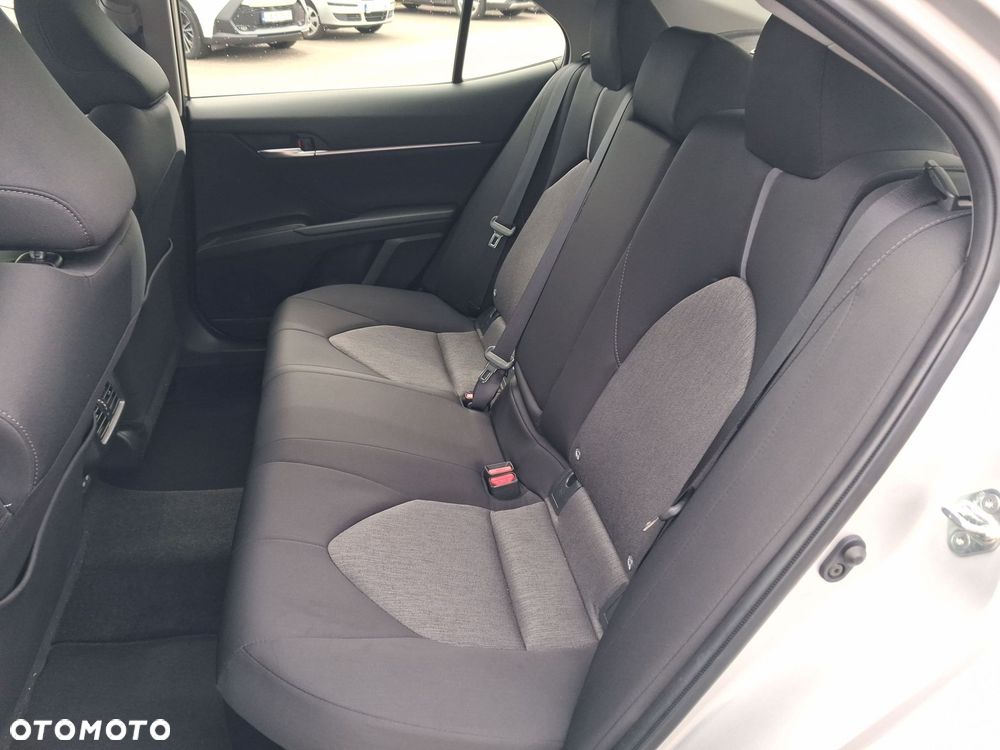 Toyota Camry 2.5 Hybrid Comfort CVT - 12