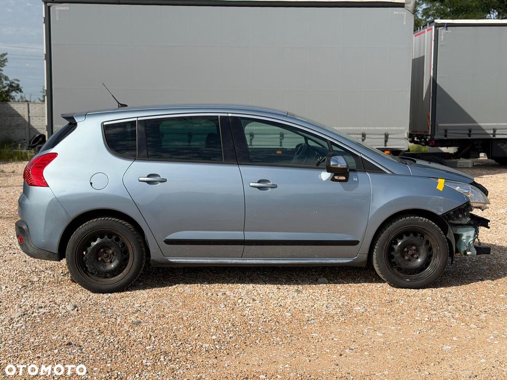 Peugeot 3008 Hybrid4 - 4