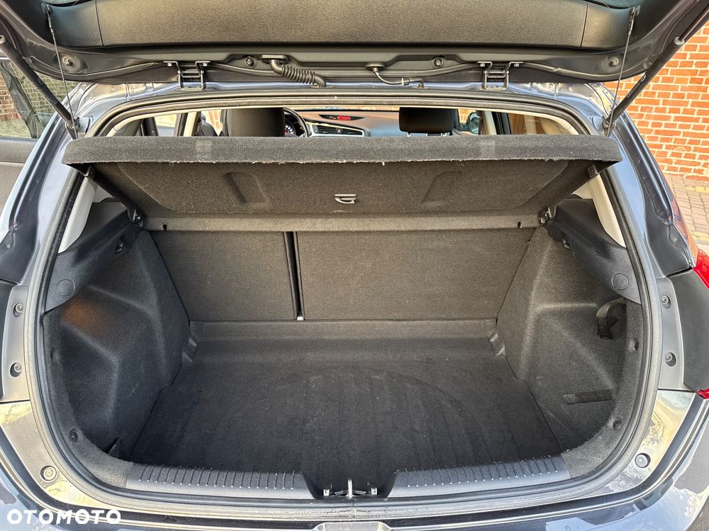 Kia Ceed 1.6 GDI Vision - 33