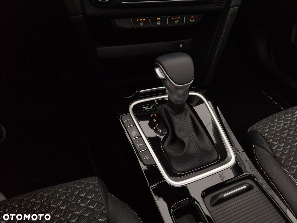 Kia XCeed 1.5 T-GDI Business Line DCT - 23