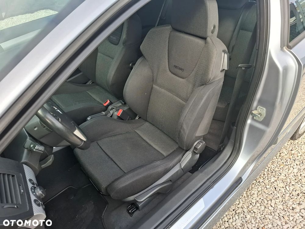 Opel Astra GTC 1.8 Cosmo - 19