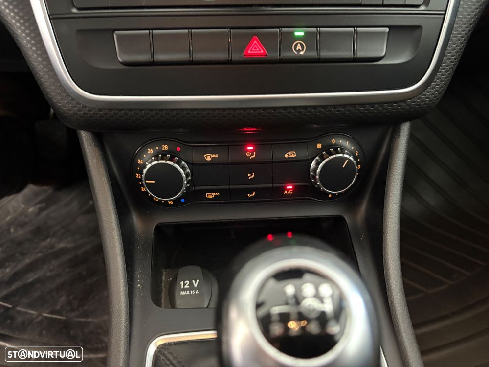 Mercedes-Benz A 180 d BlueEFFICIENCY Edition - 23