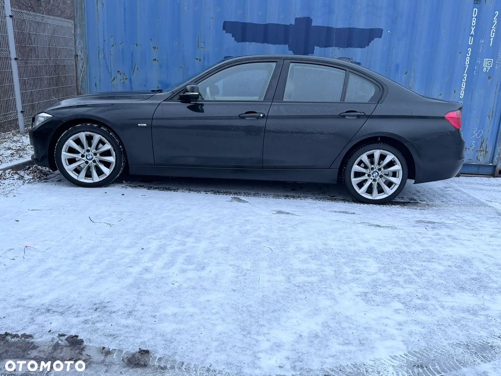 BMW Seria 3 320d - 31