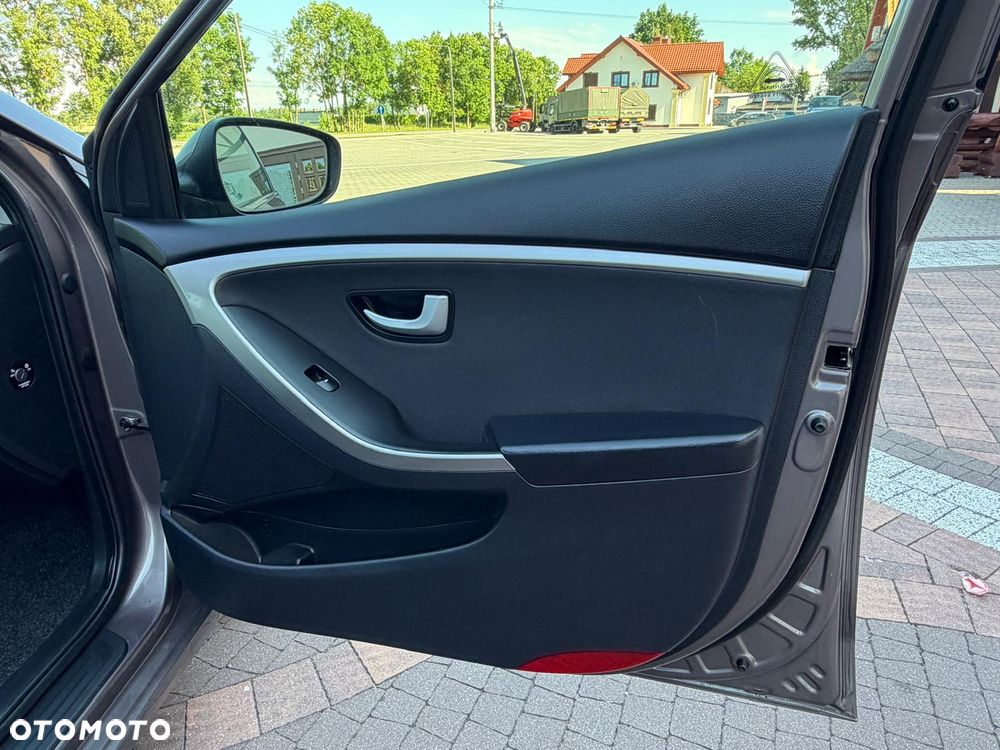 Hyundai i30 1.6 Automatik Trend - 31