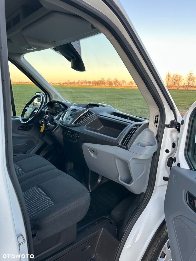 Ford Transit - 25