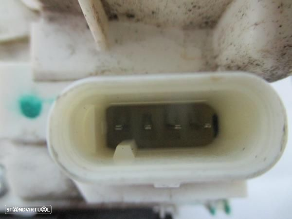 Fecho Porta Frente Esq Dodge Caliber - 8