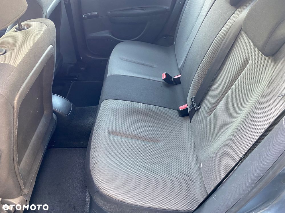 Citroën C4 1.6 16V Confort - 2