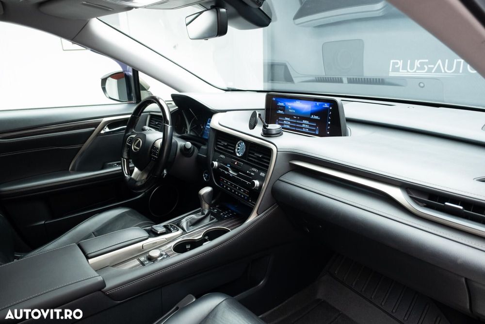 Lexus Seria RX - 32