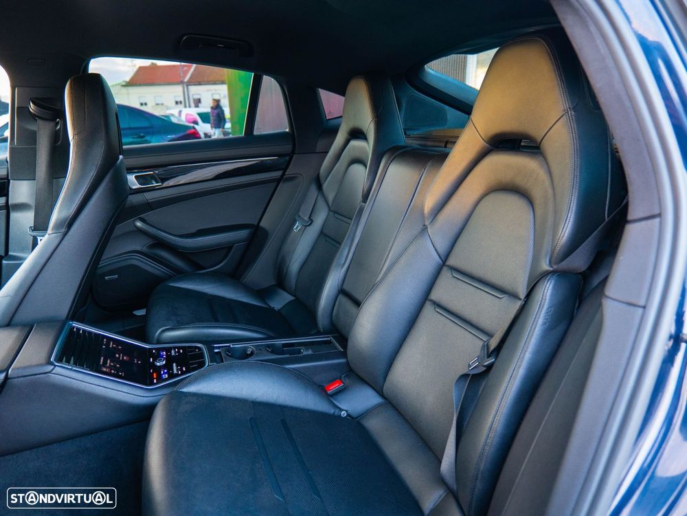 Porsche Panamera 4 Executive - 28
