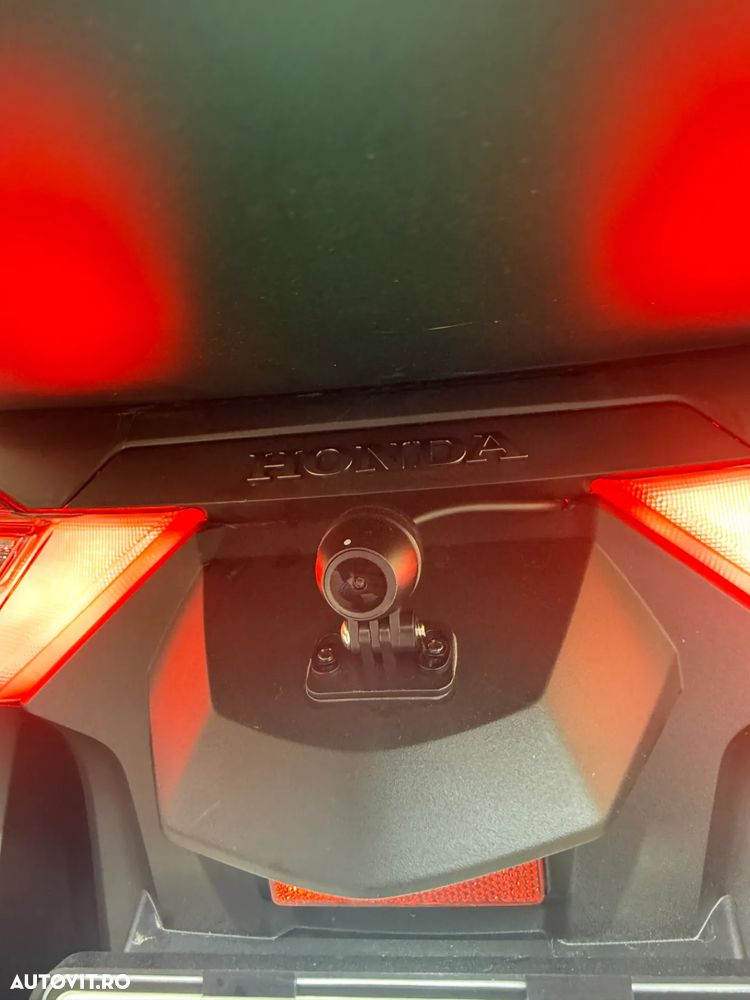 Honda GL 1800 Gold Wing - 26