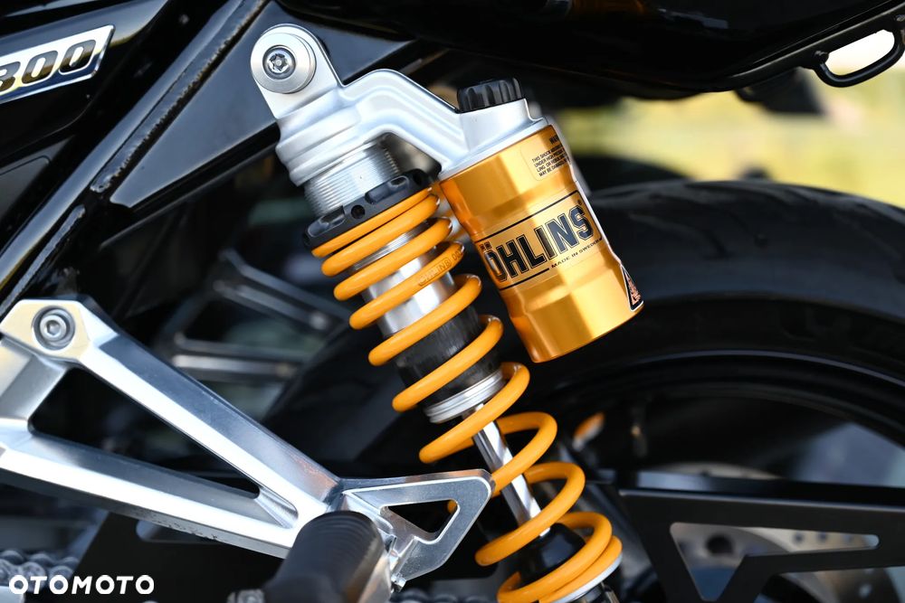 Yamaha XJR - 36
