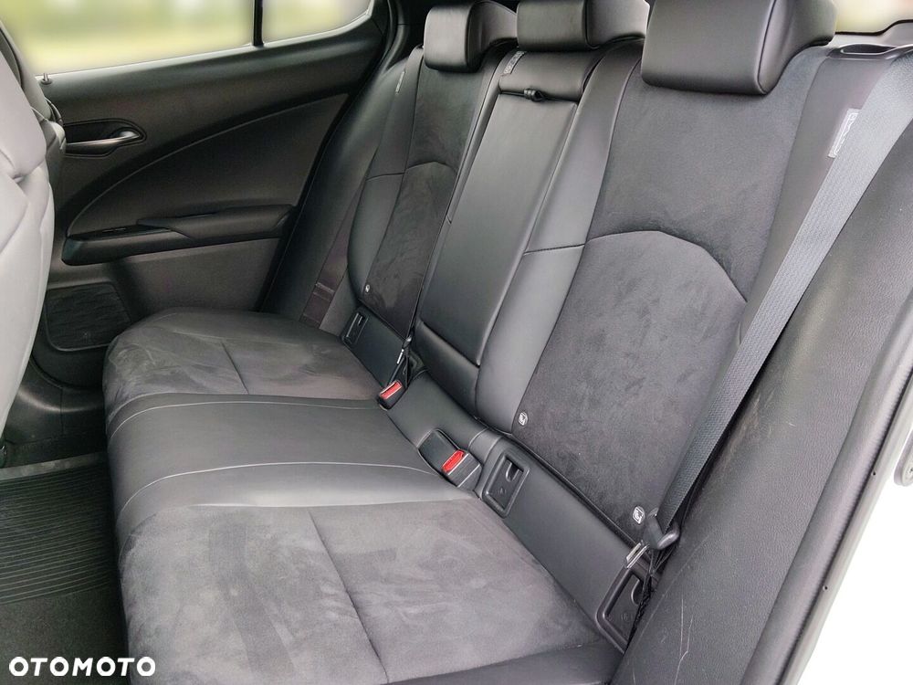 Lexus UX 250h GPF F Sport Edition AWD - 17