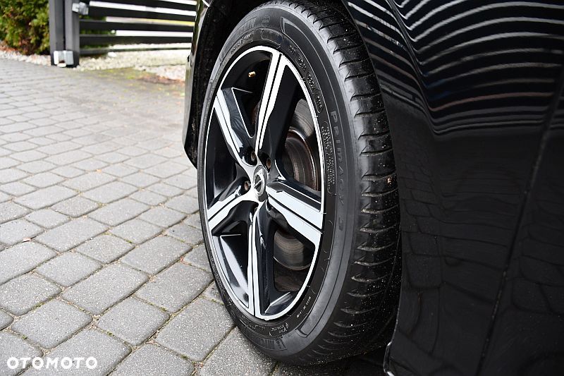 Volvo V40 D3 Geartronic RDesign - 33