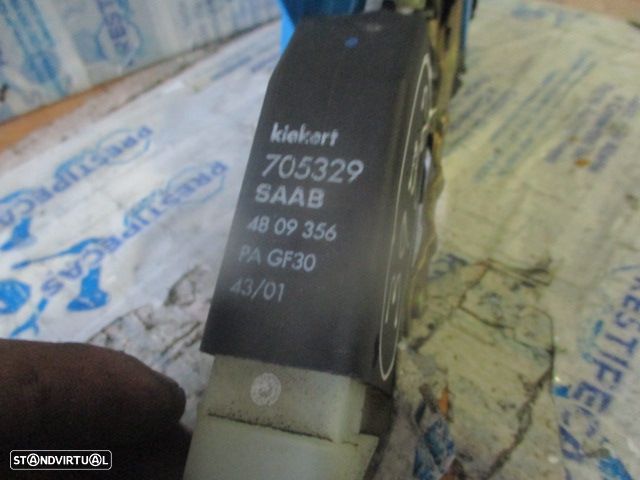 Fecho 4809356 SAAB 93 2001 FD 3 PINOS - 3