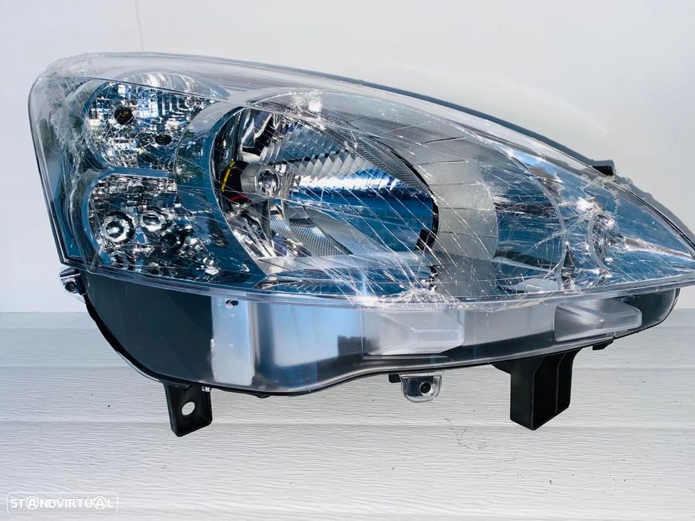 Farol Direito Citroen Berlingo - 2008 / 2012 - 2