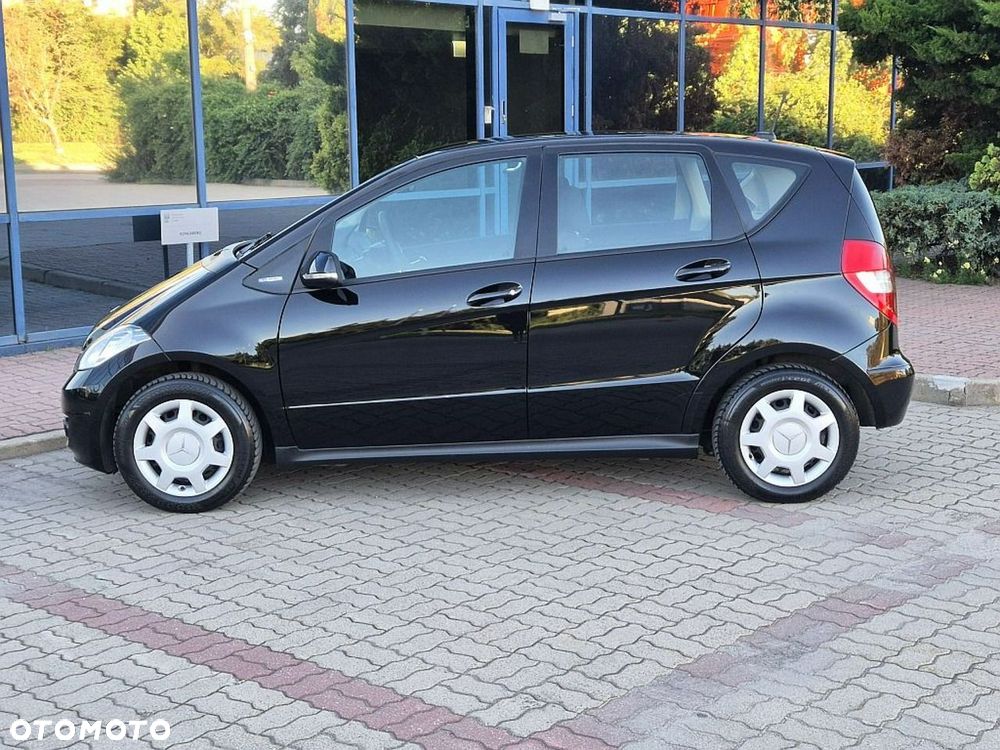 Mercedes-Benz A-Class 2011 photo 2