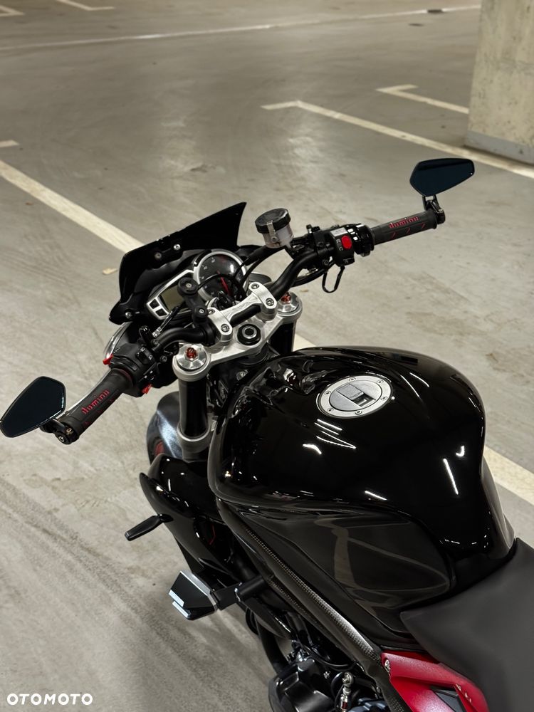Triumph Street Triple - 9