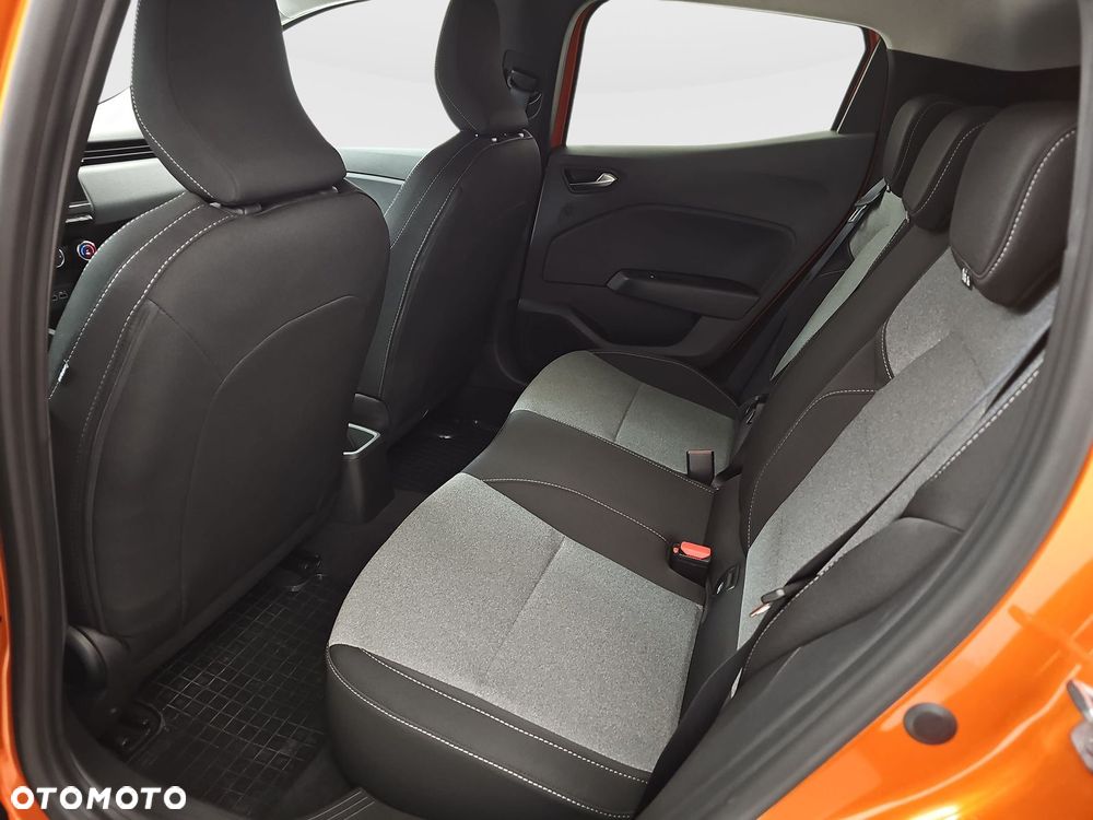 Renault Clio 1.0 TCe Evolution - 23