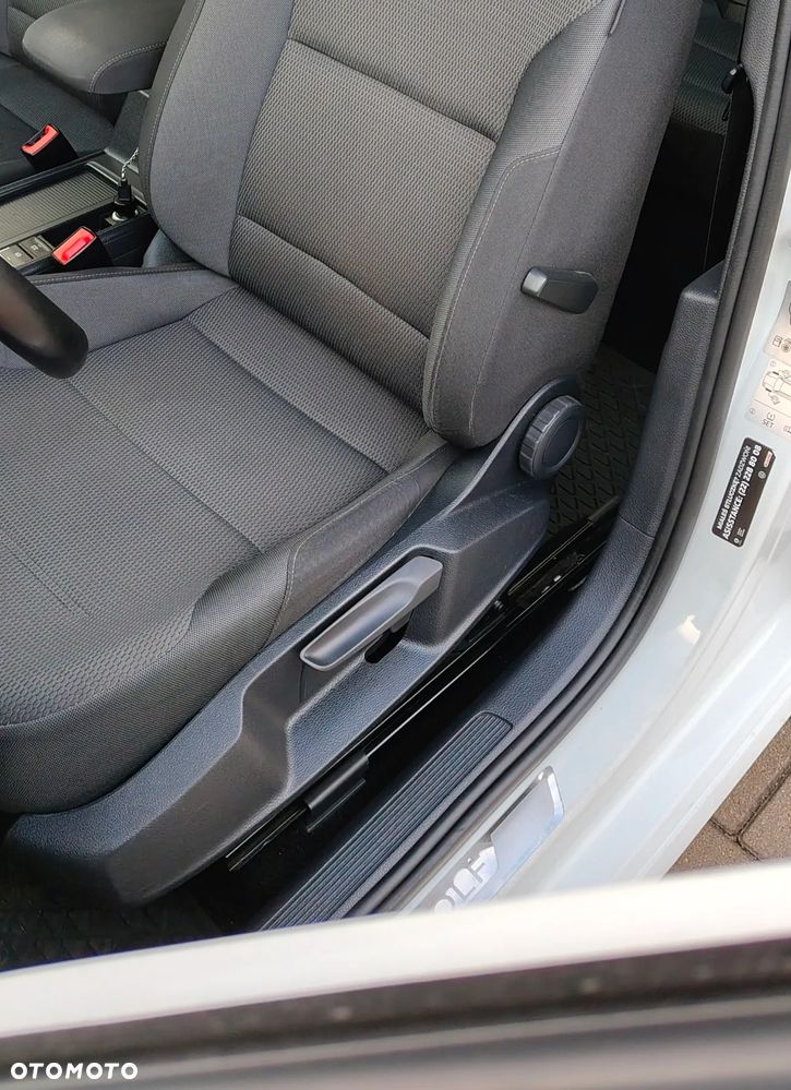 Volkswagen Golf - 11