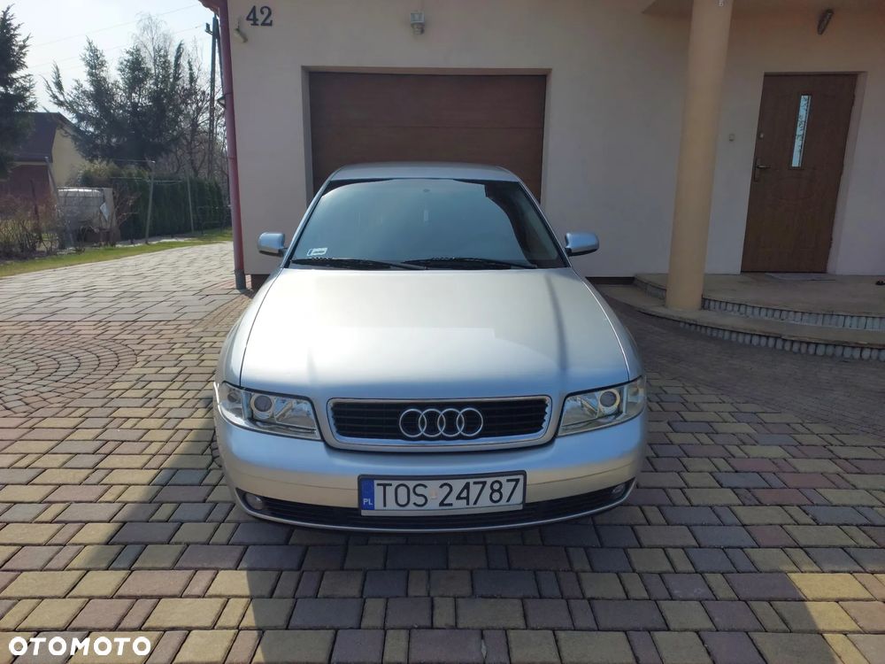 Audi A4 Limousine - 3