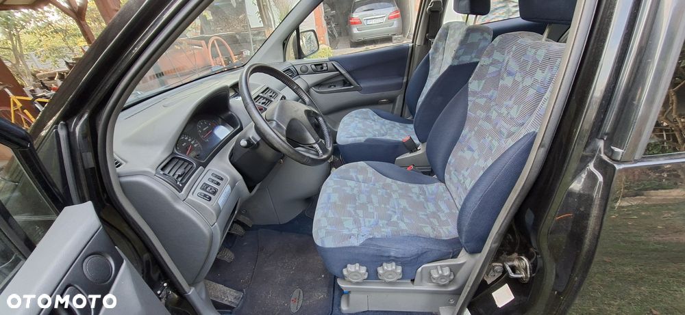 Mitsubishi Space Runner - 6