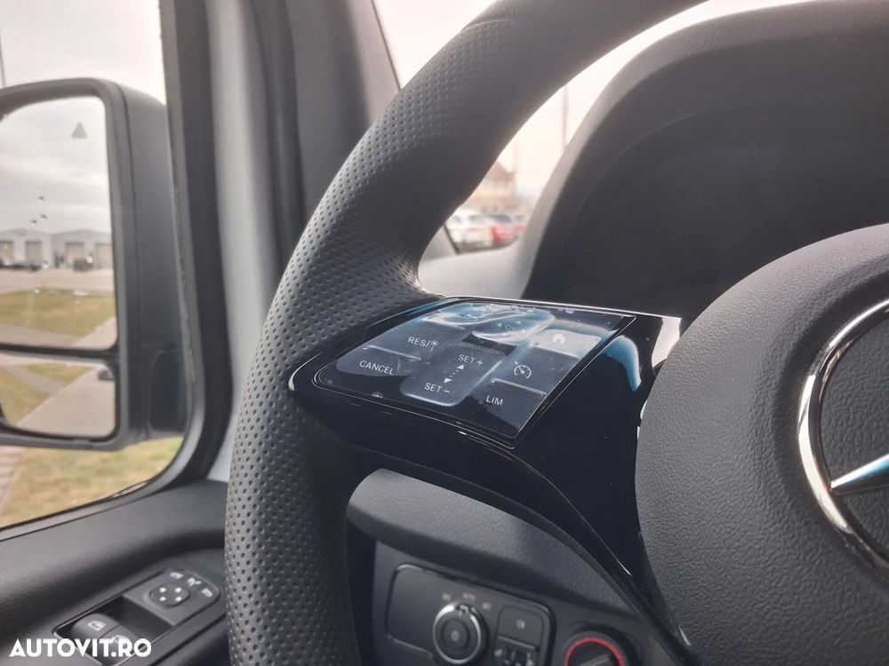 Mercedes-Benz Sprinter 517 furgon extra-lung BASE - 16