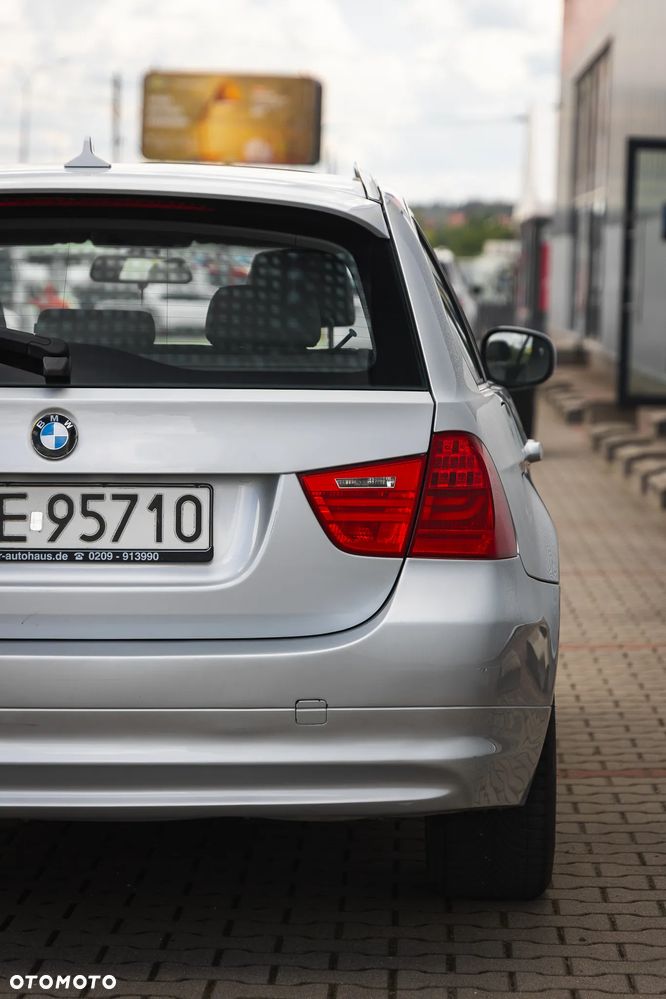 BMW Seria 3 320d - 16
