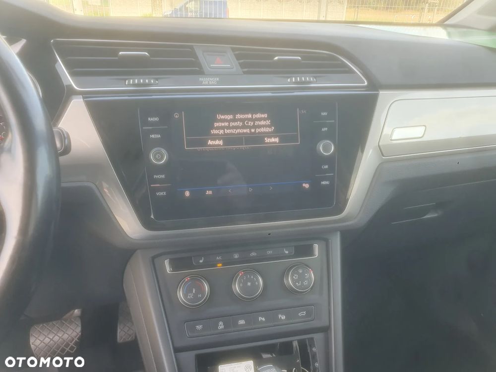 Volkswagen Touran - 19