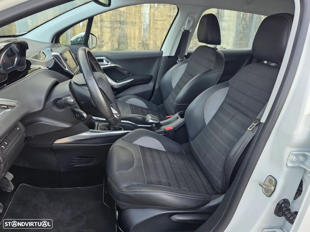 Peugeot 2008 PureTech 82 Allure - 4