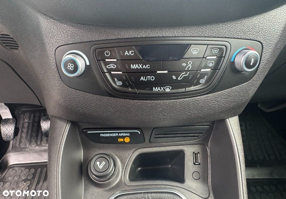 Ford Tourneo Courier - 24