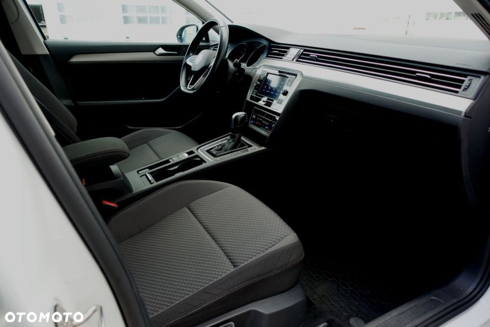 Volkswagen Passat - 17