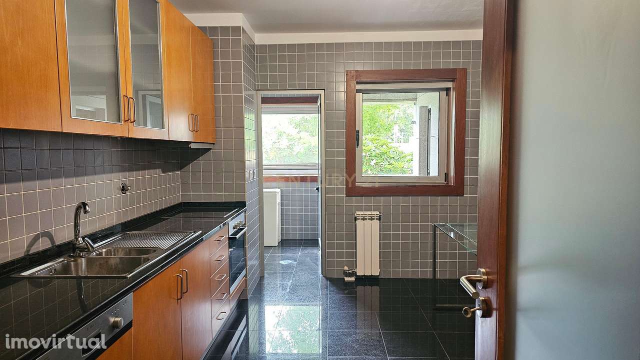 Apartamento T2 com varanda, garagem - Condomínio Fechado de referência - Grande imagem: 3/34